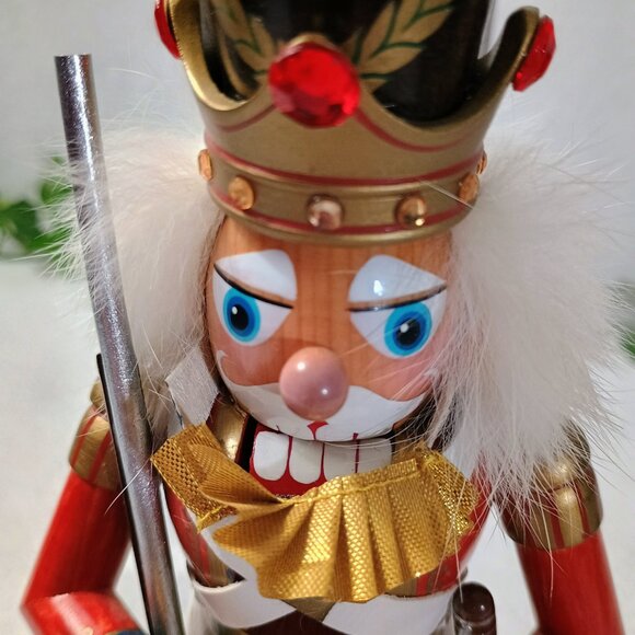 EUC: Nutcracker Approx 9" Red, Green & Gold German Style Decorative Soldier - Picture 4 of 4